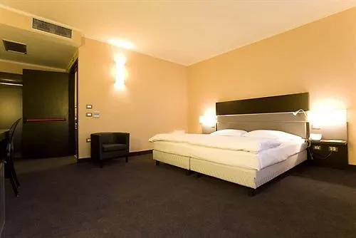 Hotel Lamosa Provaglio d'Iseo 4*,